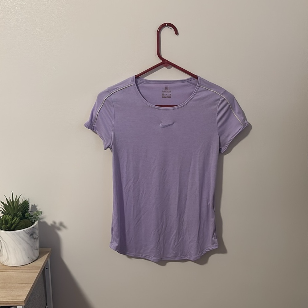 Lavender Nike Dri-Fit Shirt - Size Small